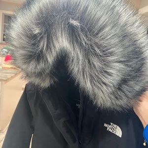 Women’s North Face Arctic Parka, size small